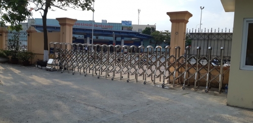 CỔNG XẾP INOX 304 NGÂN HÀNG BIDV