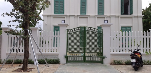 CỔNG CÁNH TAY ĐÒN